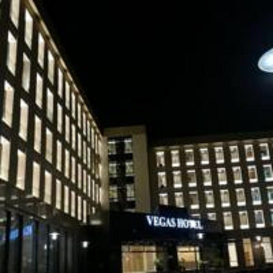 Vegas Hotel - Nay Pyi Taw Naypyidaw Εξωτερικό φωτογραφία