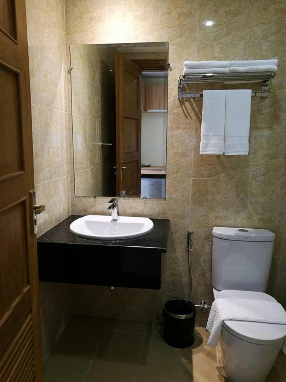 Vegas Hotel - Nay Pyi Taw Naypyidaw Εξωτερικό φωτογραφία